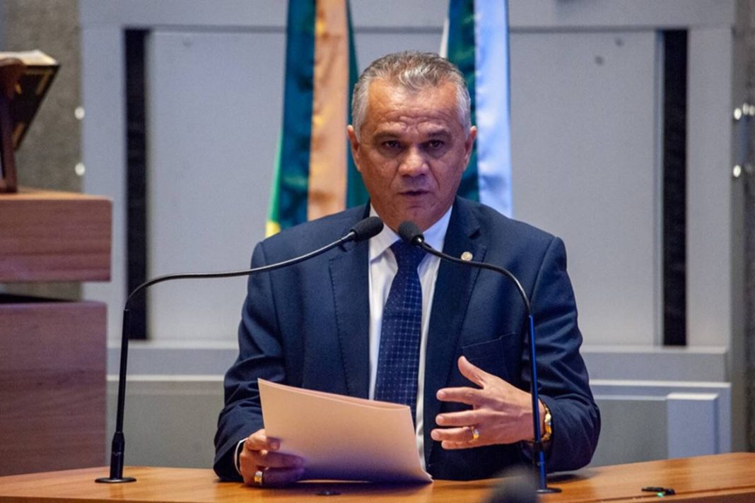 saiba-quem-e-pastor-daniel-de-castro,-deputado-distrital-reeleito