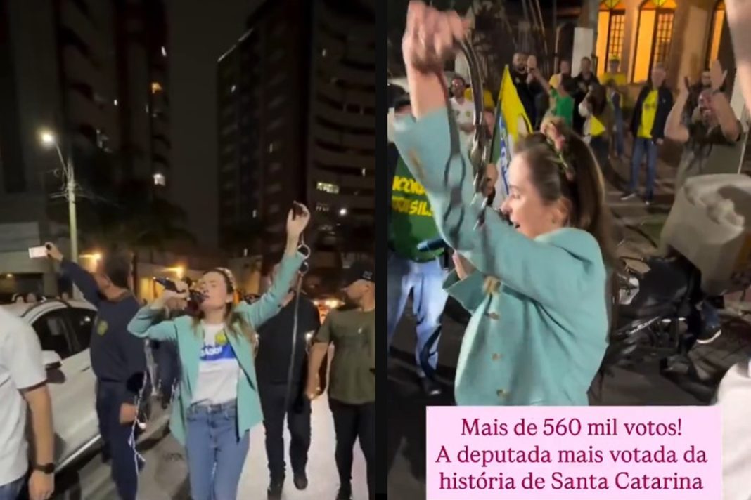 julia-zanatta-comemora-votacao-recorde-dando-chicotadas-pelas-ruas-de-sc