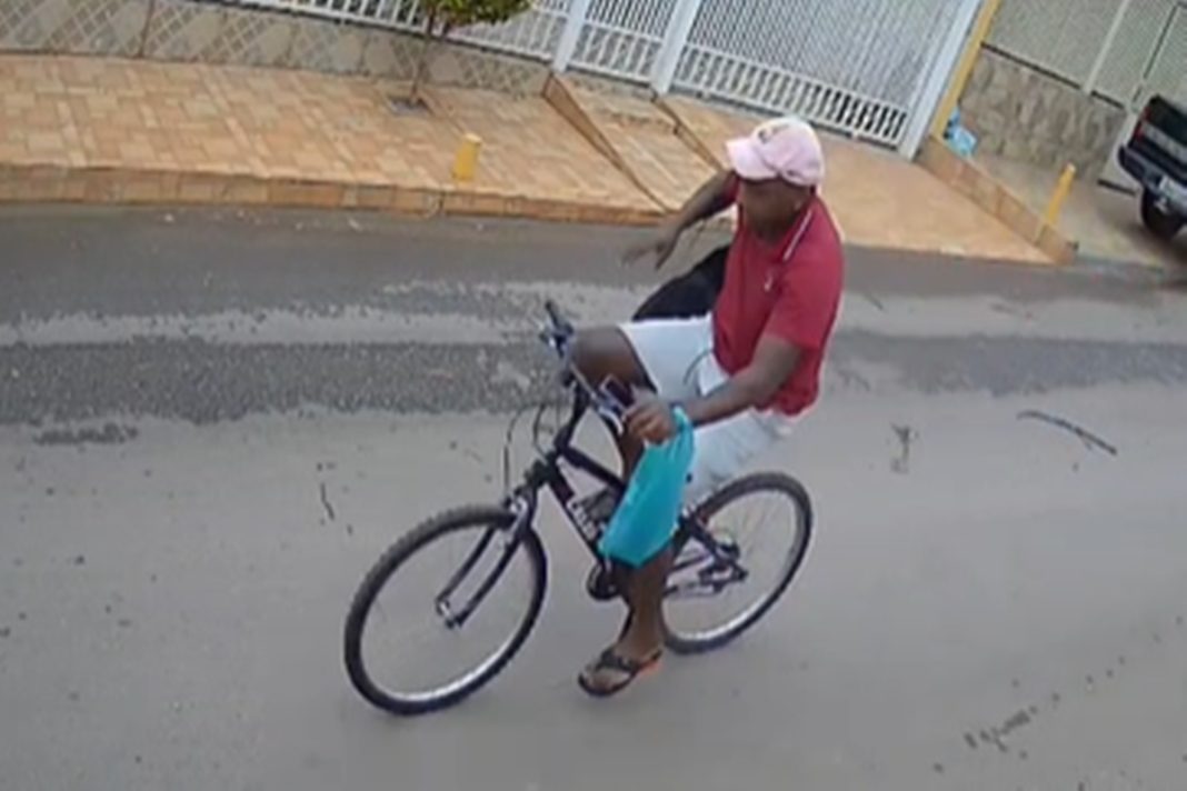 adolescente-e-assaltada-a-caminho-de-escola;-ladrao-levou-mochila-e-celular