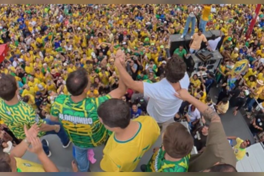 se-eleito,-flavio-subira-rampa-do-planalto-com-bolsonaro,-diz-nikolas
