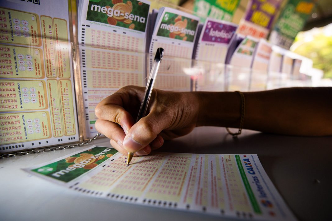 mega-sena-acumula-e-proximo-concurso-pode-pagar-mais-de-r$-180-milhoes