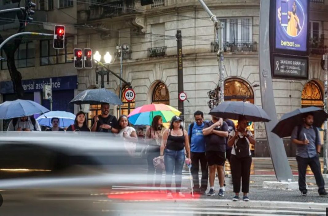 clima:-chuvas-atingem-quase-todo-o-brasil-e-sul-enfrenta-geadas-nesta-2a