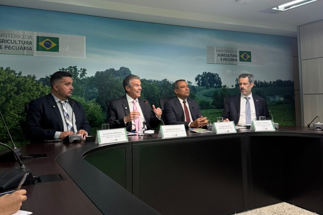 governo-confirma-foco-da-doenca-de-newcastle-em-granja-de-perus-em-sc