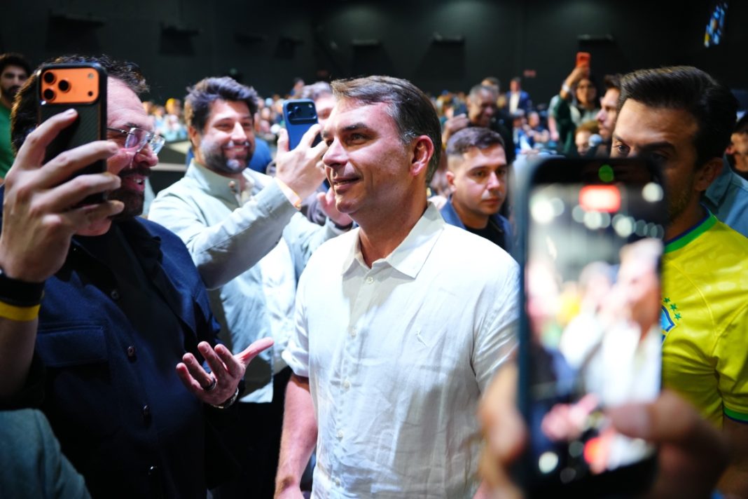 flavio-reune-influenciadores-para-ampliar-alcance-da-campanha-nas-redes