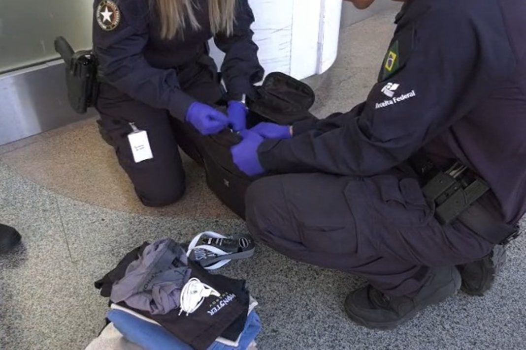 passageiro-e-preso-com-cocaina-antes-de-embarcar-para-a-europa-em-brasilia