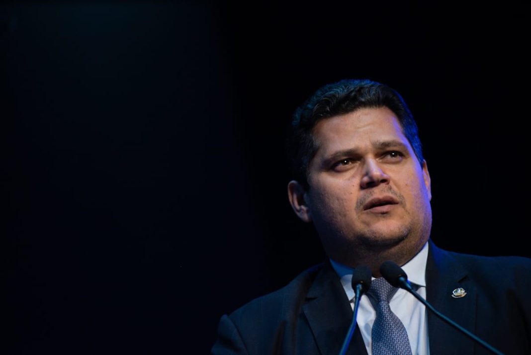 alcolumbre-cria-regra-para-dar-escolta-a-ex-presidentes-do-senado