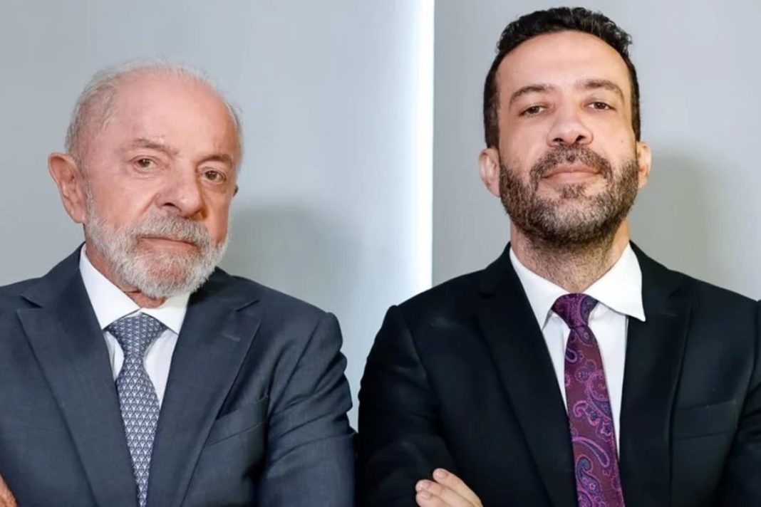 “exercito-do-lula”:-canal-no-whatsapp-chega-a-10-milhoes-de-seguidores