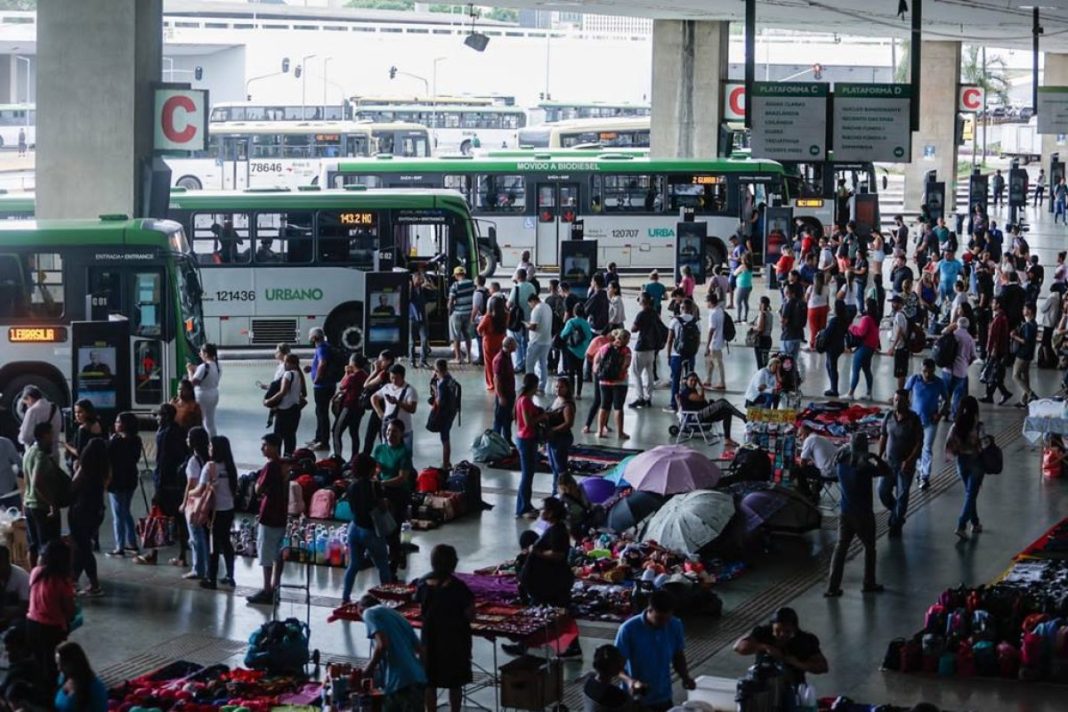 eleicoes:-onibus-e-metro-do-df-funcionam-com-horario-ampliado-no-2o-turno