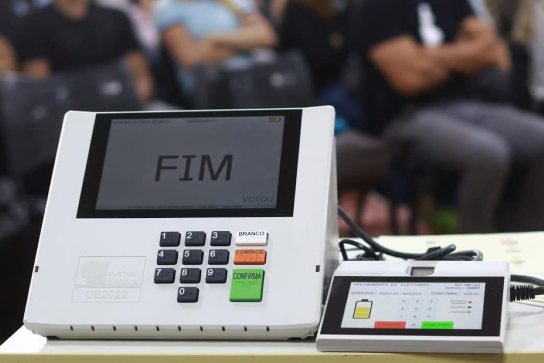 desmobilizacao-de-mesarios-impede-votacao-em-cedulas-de-papel,-diz-tre-df