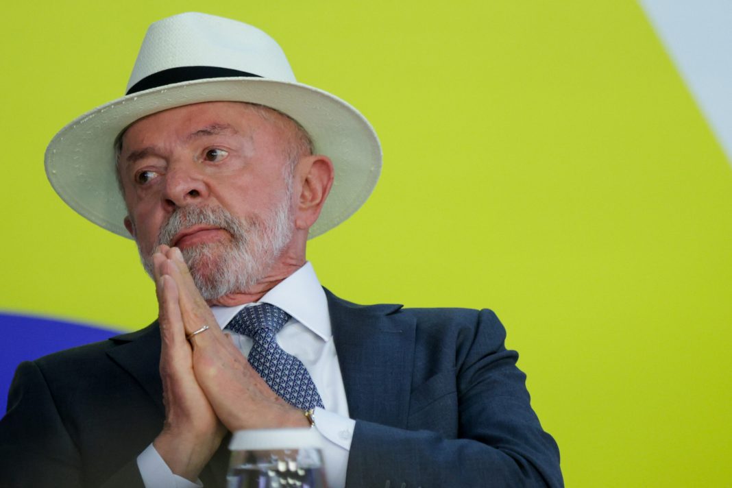 “fui-escolhido-por-deus”,-diz-lula-apos-ser-eleito-para-o-4o-mandato