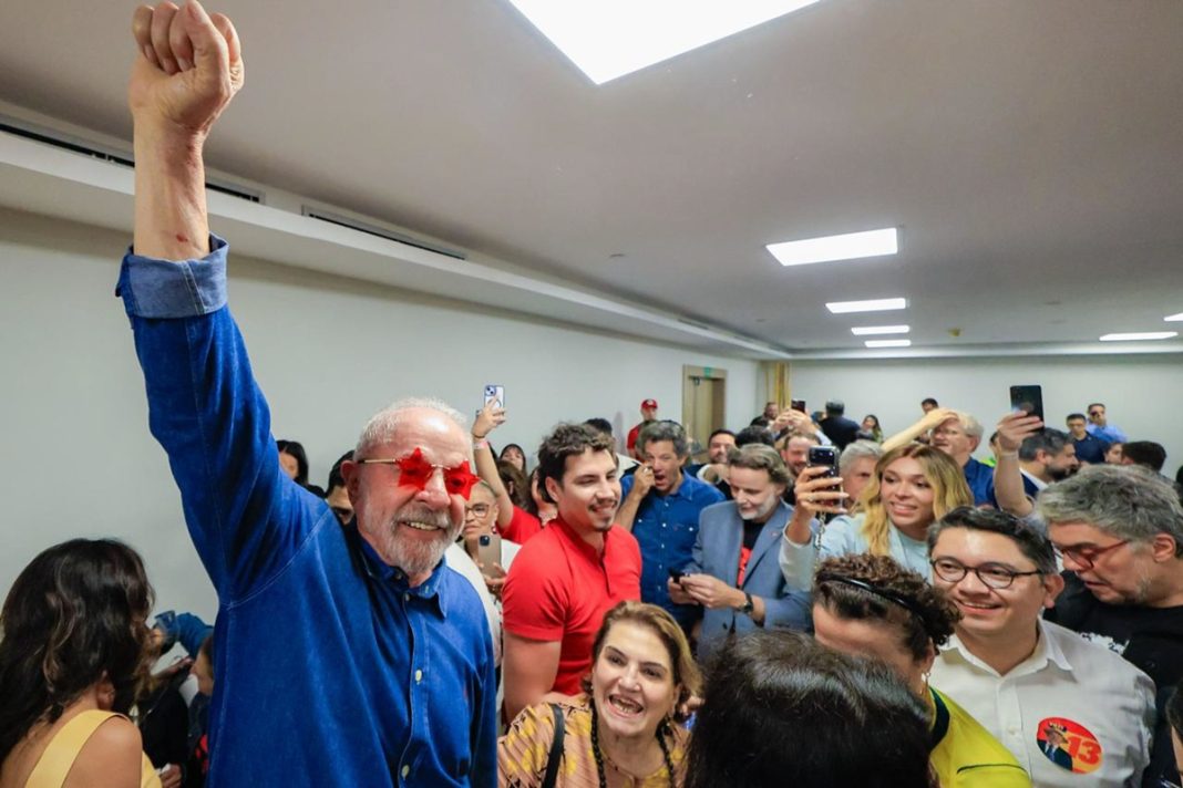 lula-volta-para-brasilia-apos-festa-da-vitoria-em-sao-paulo