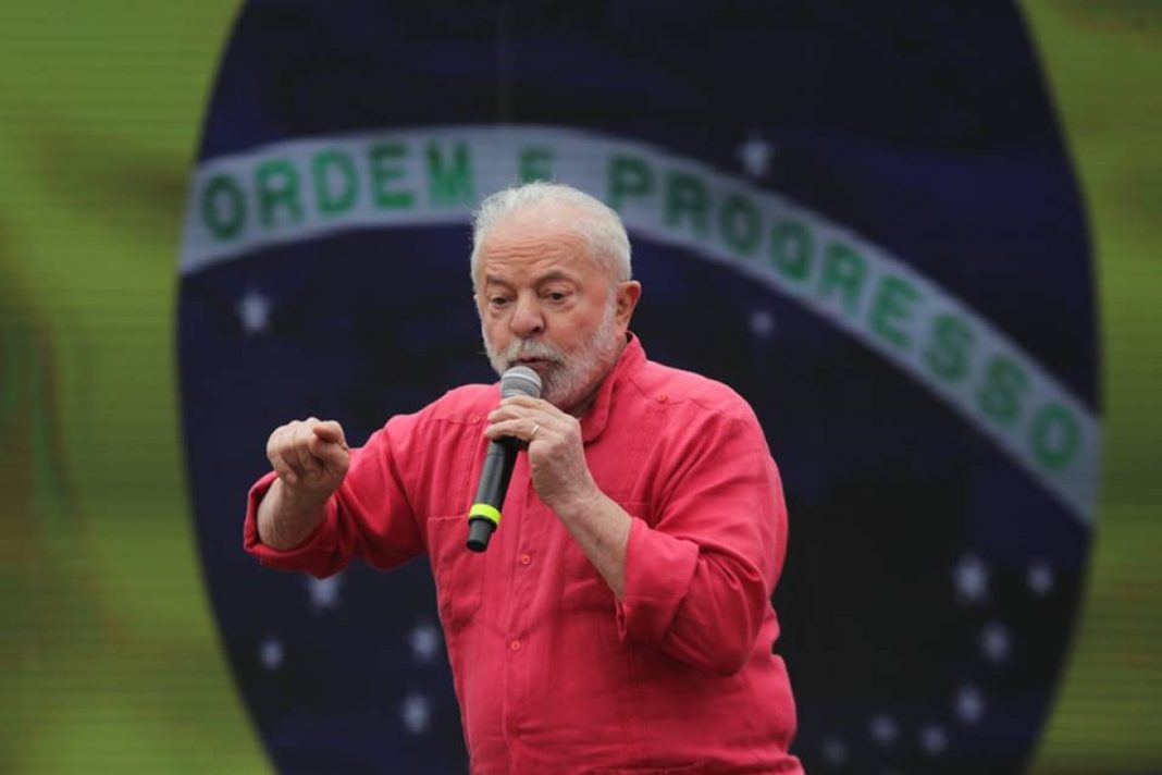lula-comenta-fuga-de-flavio-bolsonaro-do-brasil:-”-vergonhoso”