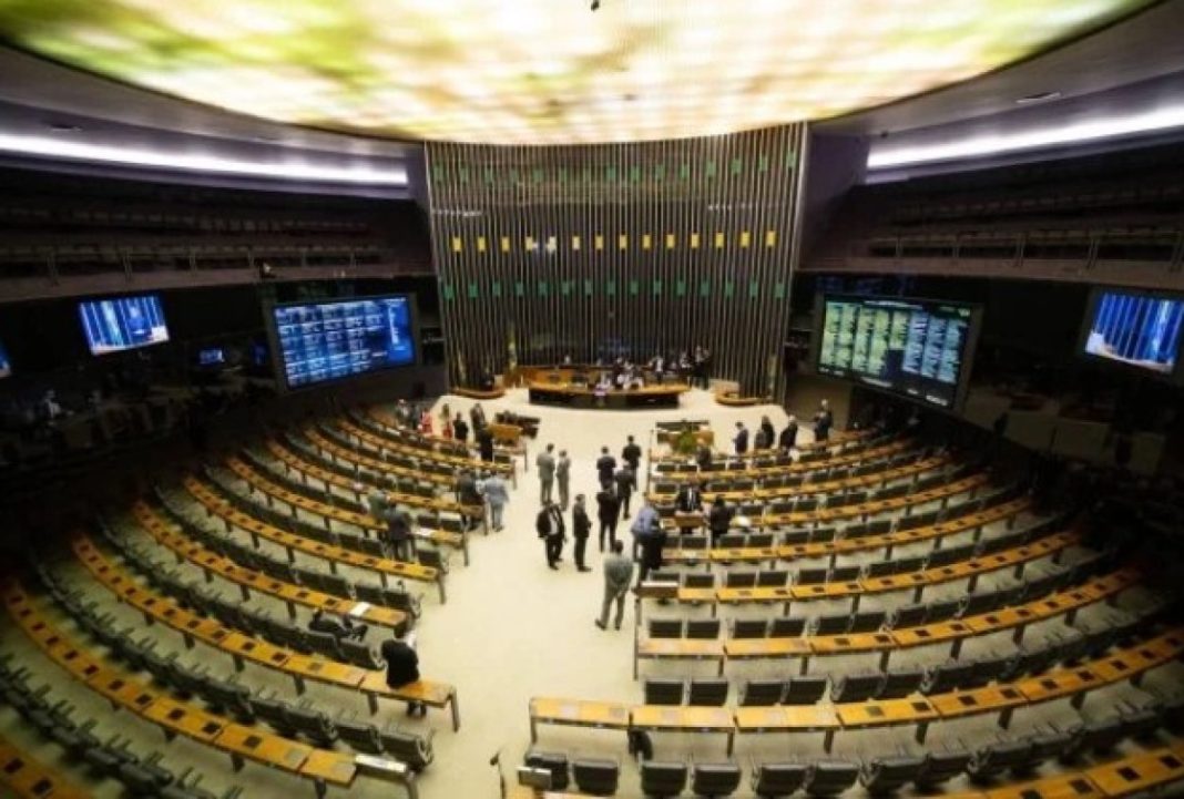 camara-aprova-alta-de-110%-no-adicional-de-fronteira-pago-a-servidores