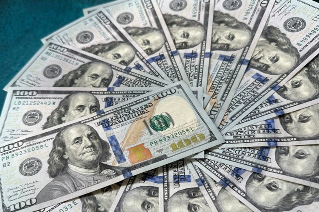 dolar-abre-estavel-com-cenario-interno-e-a-espera-por-taxa-de-juros-dos-eua