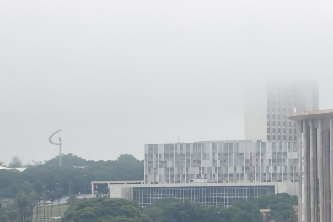 brasilia-tera-quarta-feira-chuvosa-e-com-ventos-fortes,-diz-inmet