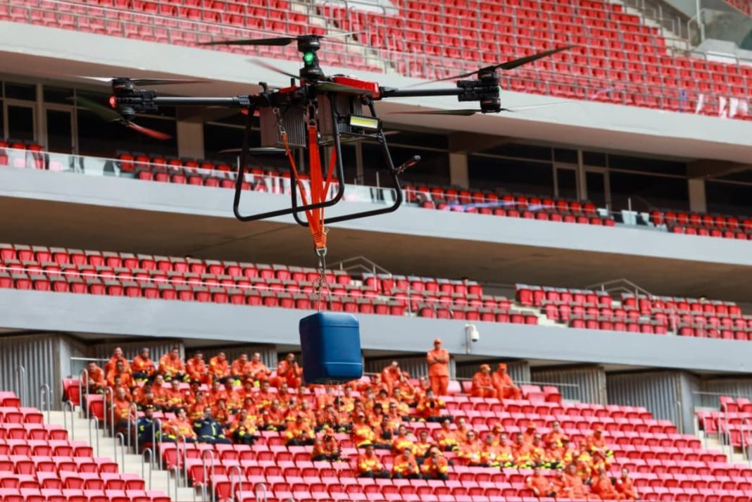corpo-de-bombeiros-simula-ataque-terrorista-com-drone-no-mane-garrincha