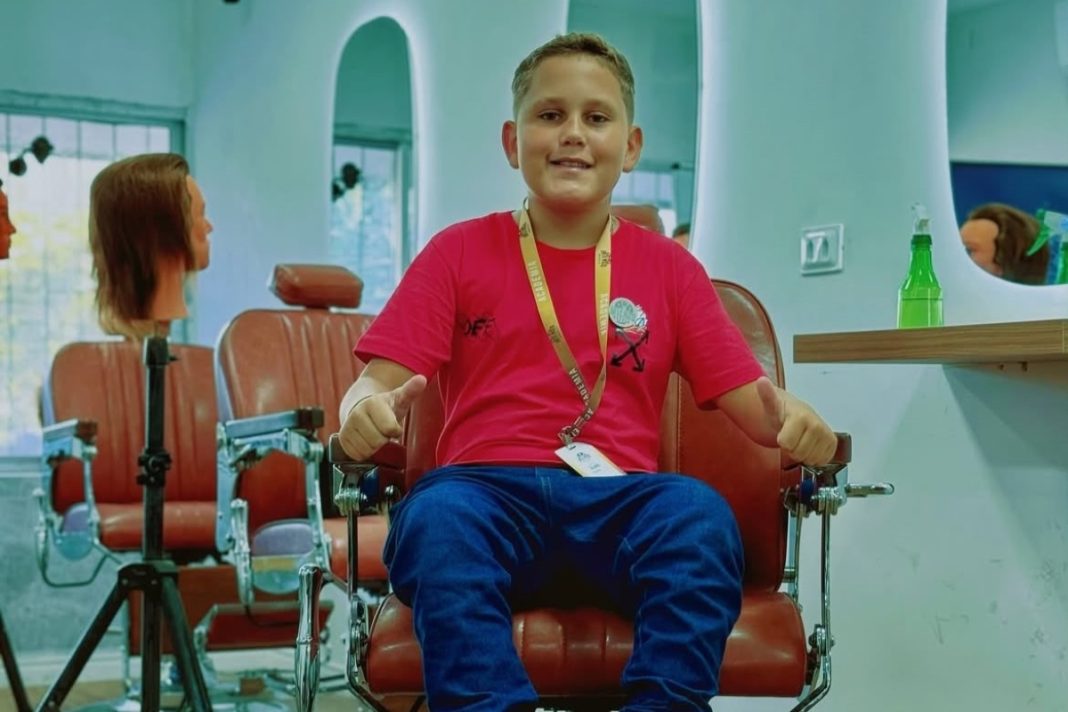 influencer-“barbeiro-mirim”,-de-14-anos,-e-morto-a-tiros-ao-lado-de-amigo