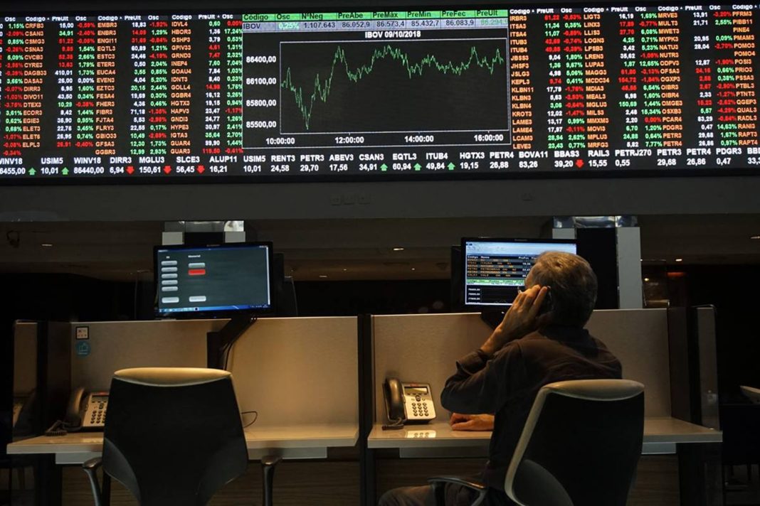 bolsa-abre-em-queda-com-cenario-externo-e-desemprego-em-baixa-no-pais