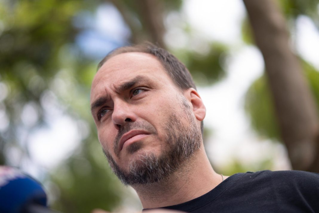 carlos-visita-jair-bolsonaro-e-reforca-apoio-a-rogerio-marinho-no-senado